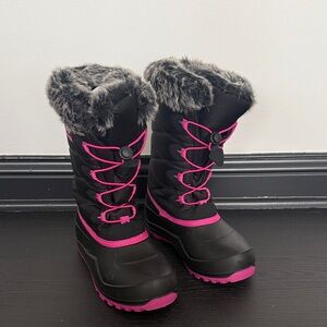 Kamik Kids snow Boots Black and Pink size 6